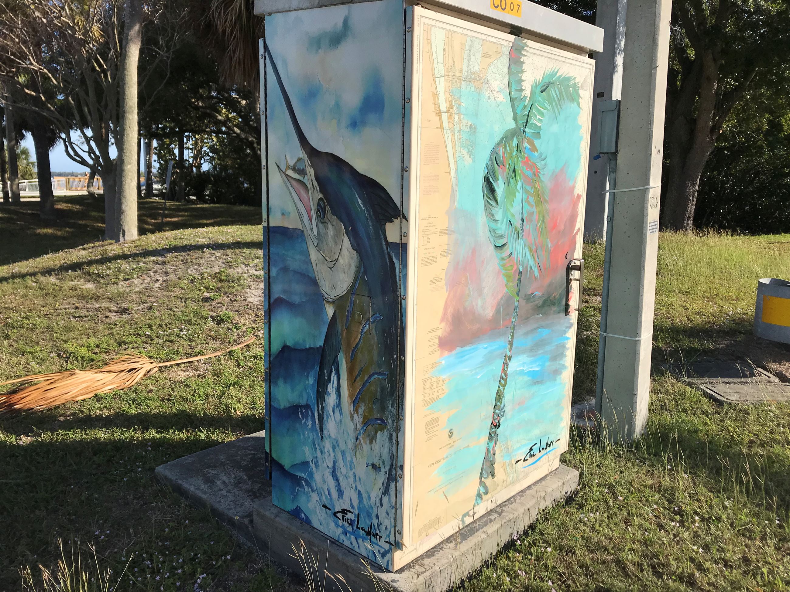 Photo of Lone Palm on Map Artwork on Traffic Box at Riveredge Blvd. and SR520